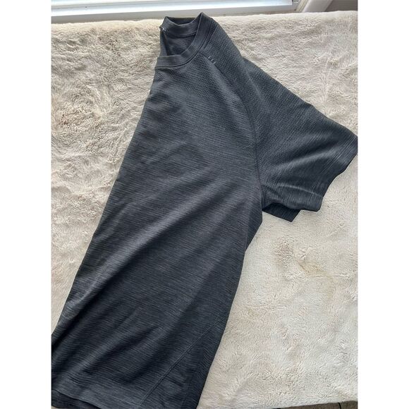 Lululemon Men's Gray Metal Vent Tech Short Sleeve Shirt Size L - Picture 6 of 6
